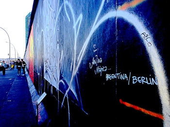 Art across the Berlin Wall (5)
